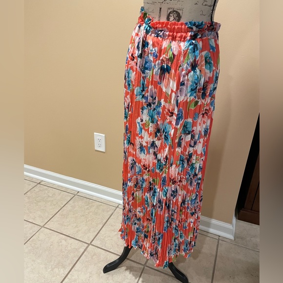 Coral Pleated Maxi Skirt NWT M - Picture 4 of 9